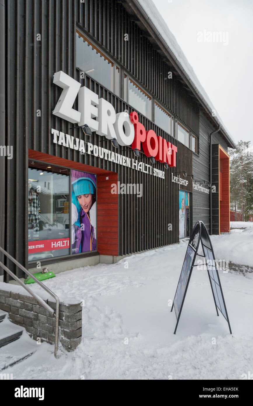 Die Zeropoint oder Null Punkt Skiliftstation und Gebäude im Skigebiet Levi Lapland Finnlands Stockfoto