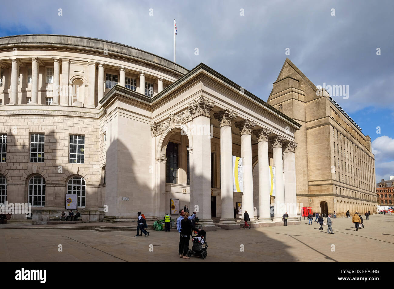Manchester-England, Central Library und Rathaus Stockfoto