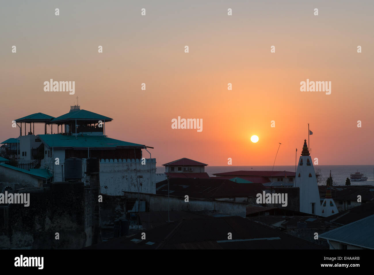 Sansibar, Stonetown, Sonnenuntergang über Hindu-Tempel Stockfoto