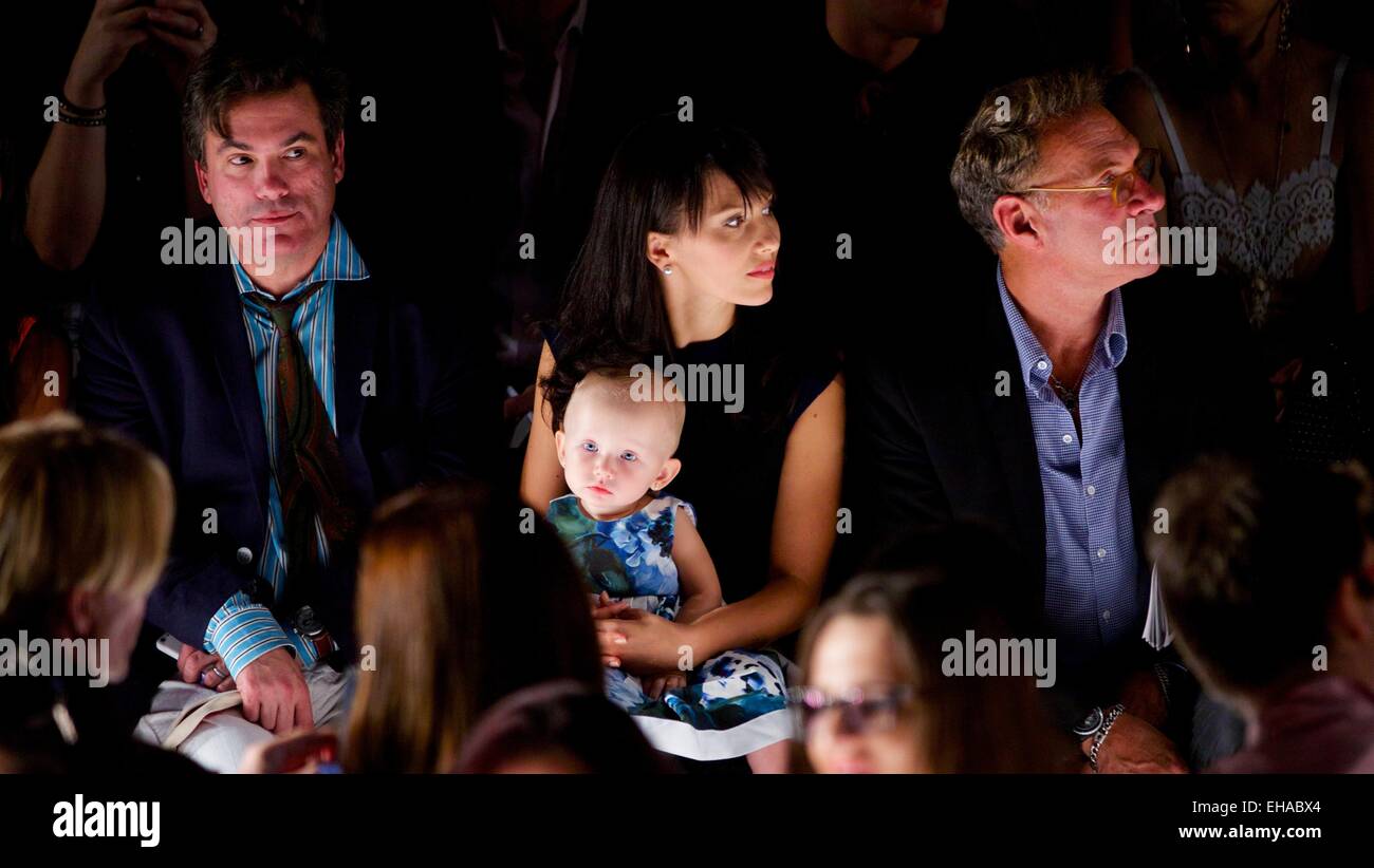 Mercedes-Benz New York Fashion Week Frühjahr 2015 - Carmen Marc Valvo - Front Row D: Hilaria Baldwin, Carmen Baldwin wo: New York City, New York, Vereinigte Staaten, wann: 05 Sep 2014 Stockfoto