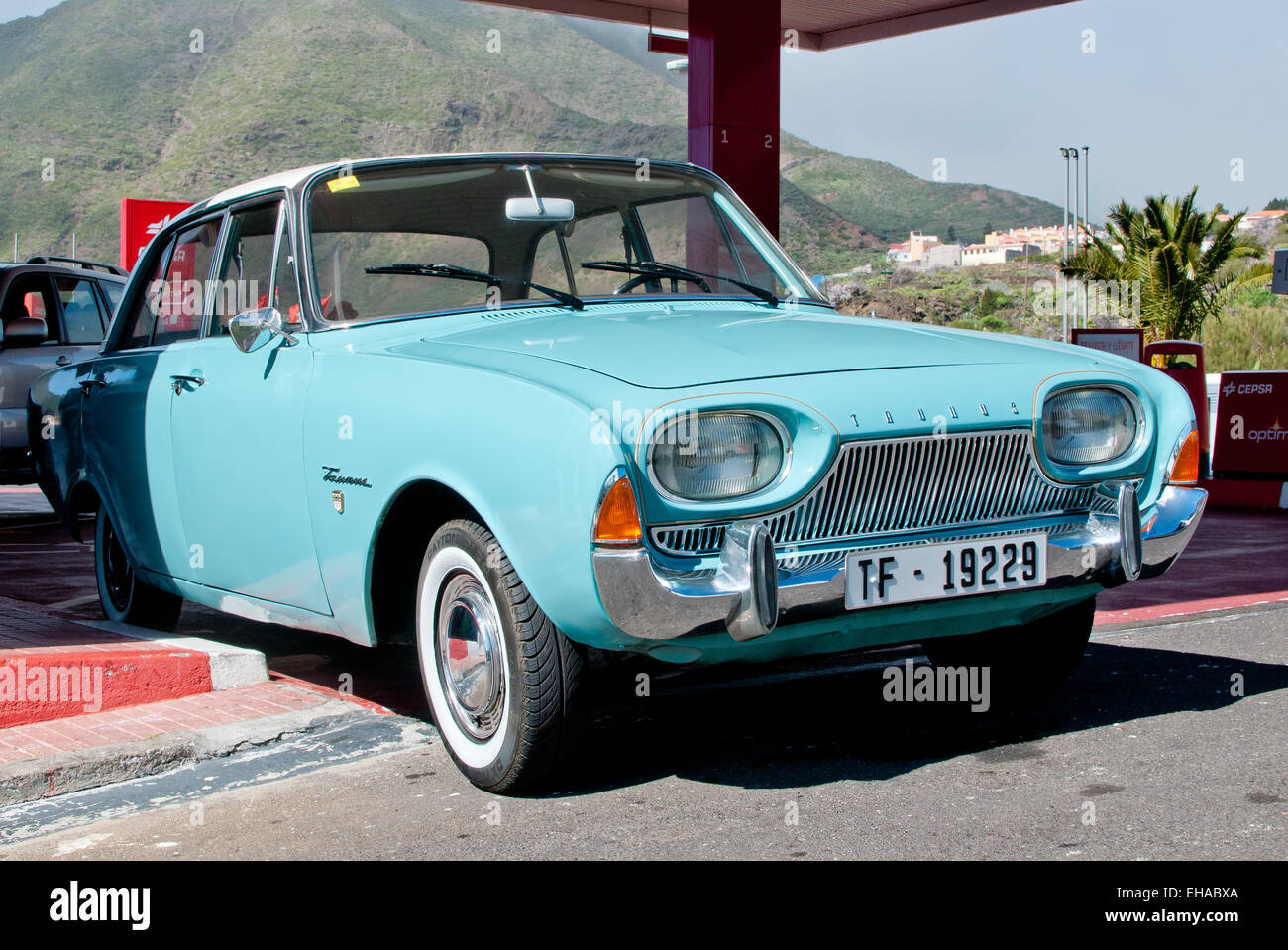 Auto, Ford Taunus 17M P3 "Badewanne", blau, Baujahr 1960-1964 Stockfoto