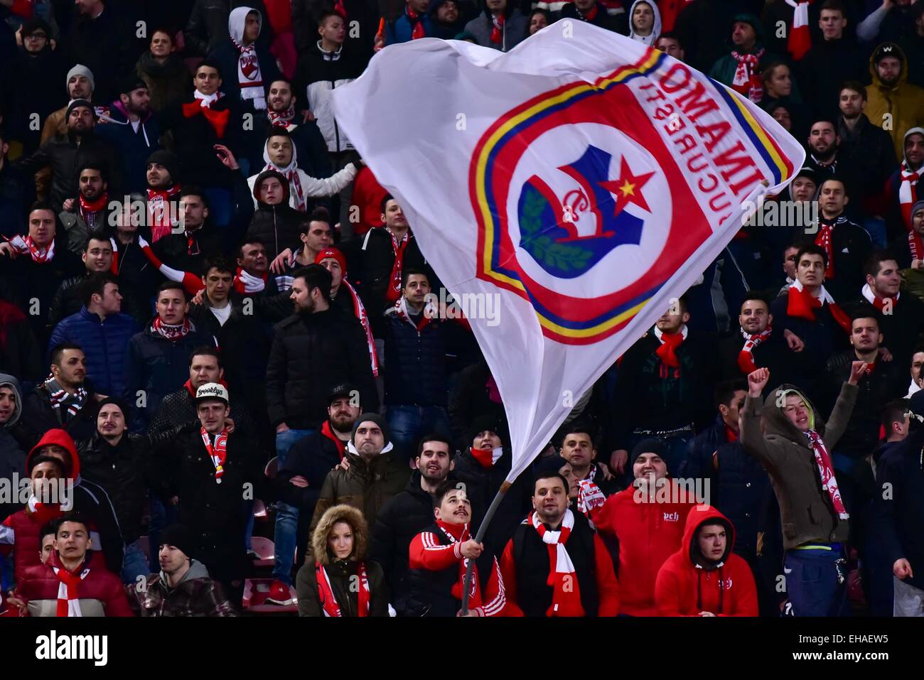 10. März 2015: FC Dinamo Bukarest Unterstützer im League Cup Adeplast Spiel zwischen FC Dinamo Bukarest ROU und FC Universitatea Cluj ROU bei '' Dinamo'' Stadion, Rumänien ROU. Catalin Soare/www.sportaction.ro Stockfoto