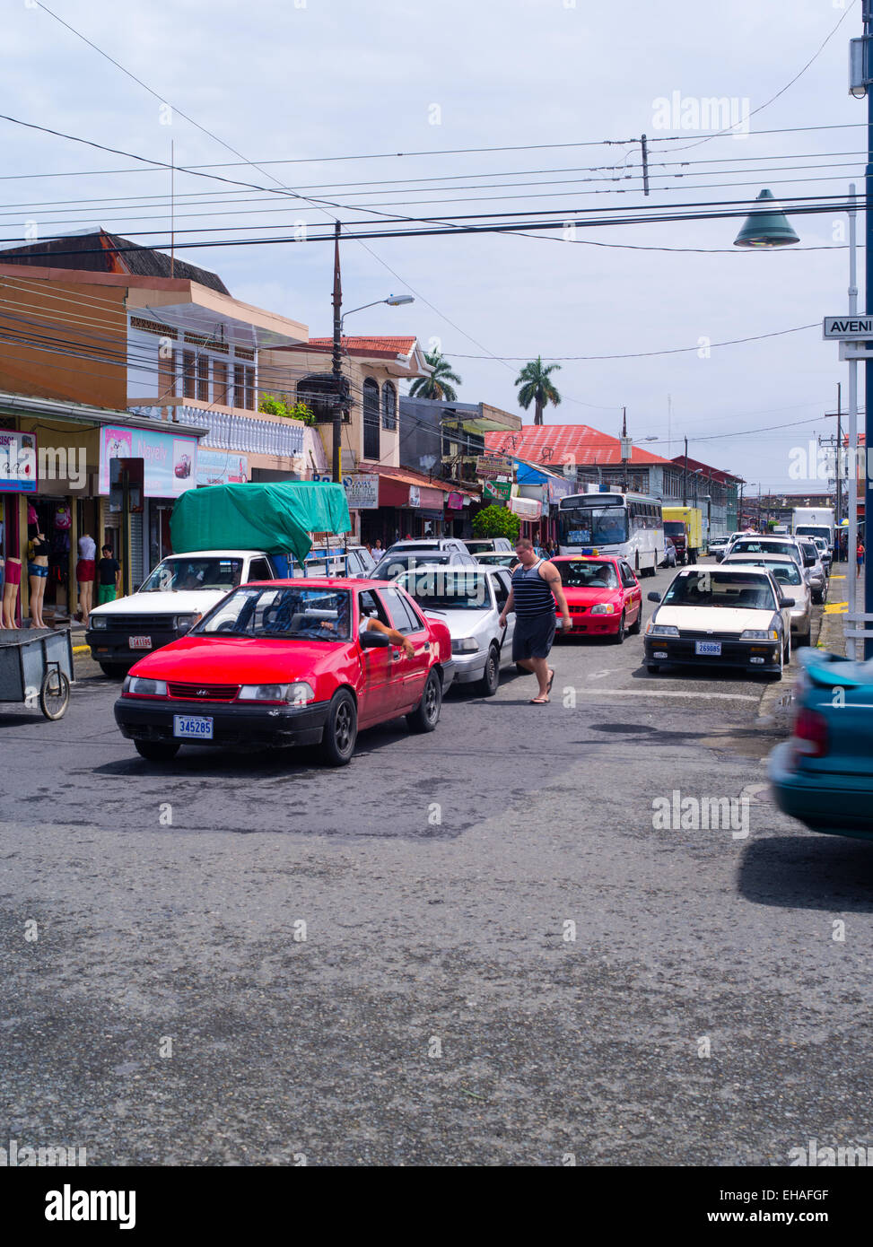Mittag Straßenszene in Limon, Limon, Costa Rica Stockfoto