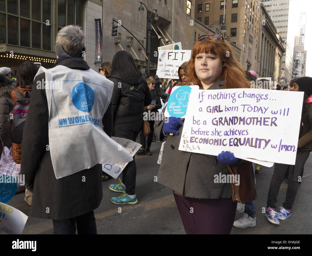 Internationaler Frauentag Marsch für die Gleichstellung der Geschlechter und Frauenrechte, NYC, 8. März 2015. Stockfoto