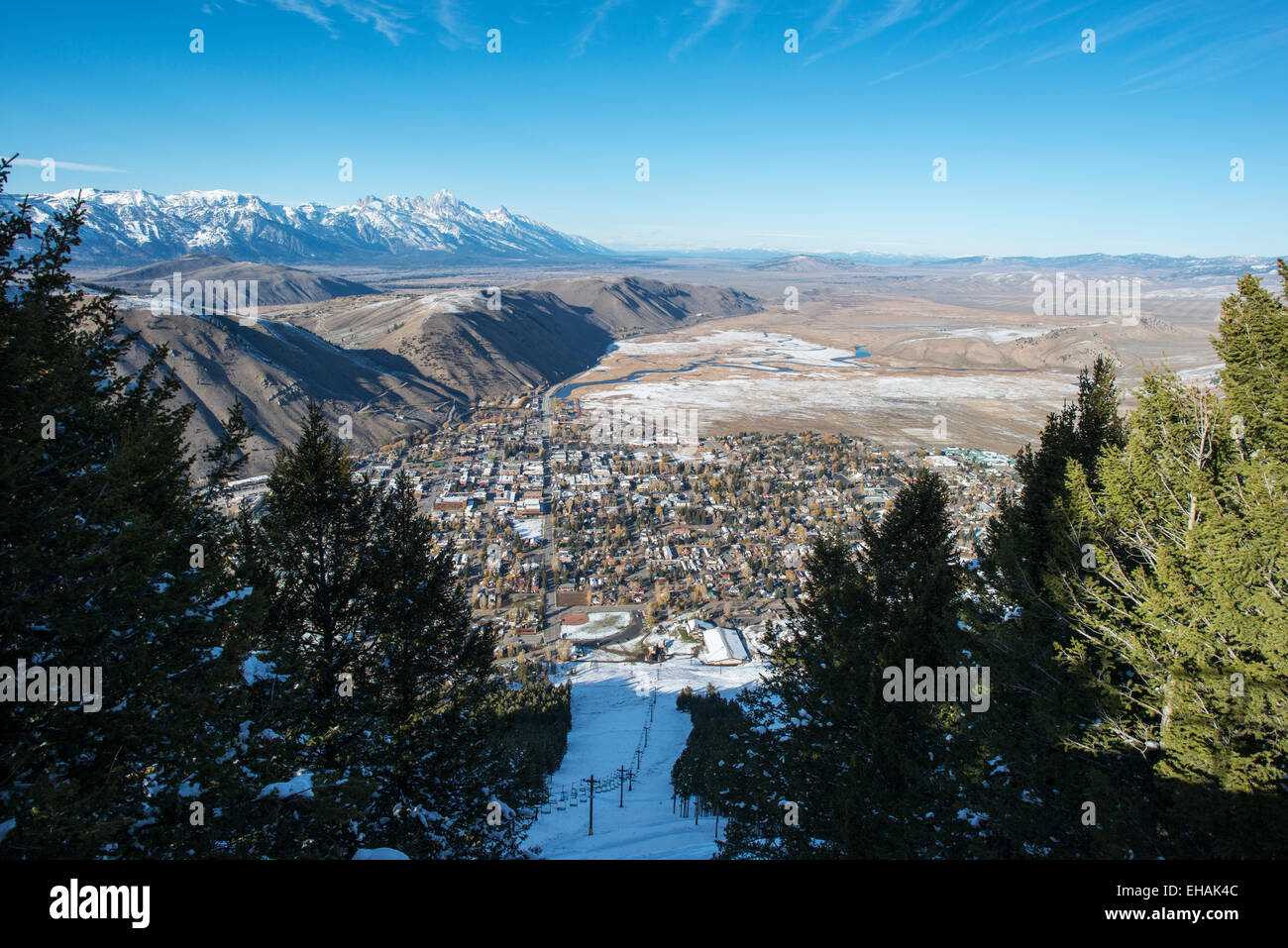 Hochauflösendes Foto von Jackson, Wyoming und Umgebung von oben der Schneekönig. Stockfoto
