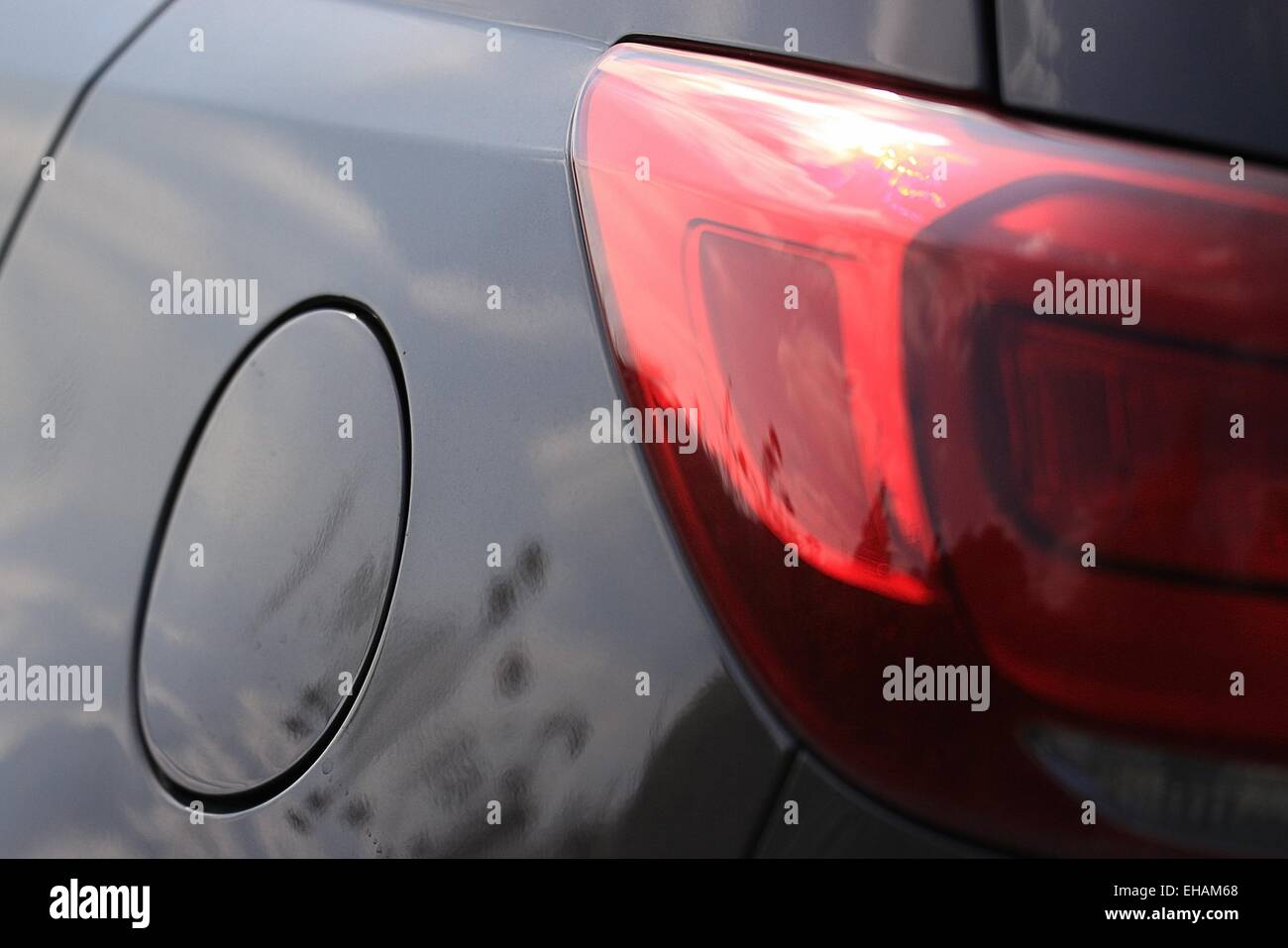 Fragment des modernen Auto, Metall, Beleuchtung, Optik Stockfoto