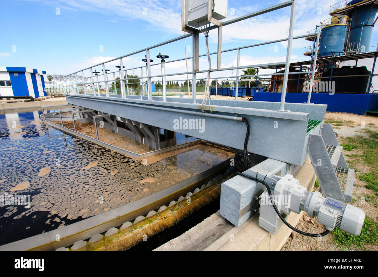 Abwasser-Aufbereitungsanlage. Das aufbereitete Wasser wird dann für die Bewässerung und landwirtschaftliche Nutzung verwendet. In der Nähe von Hadera, Kolombien fotografiert Stockfoto