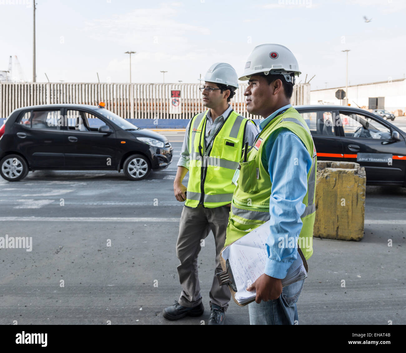 Arbeiter. Hafen von Callao, Callao, Peru. Architekt: Unbekannt, 2014. Stockfoto