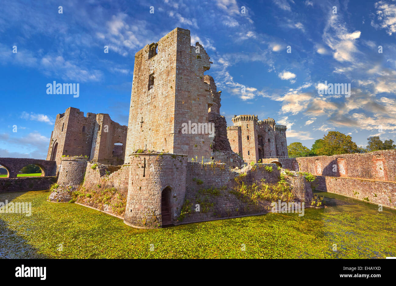 Ruinen der mittelalterlichen Burg Raglan (Walisisch: Castell Rhaglan) Monmothshire, Wales. Stockfoto