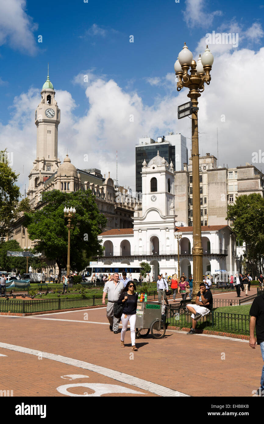 Argentinien, Buenos Aires, Plaza de Mayo, Richtung Cabildo Museum, ehemalige Regierungsgebäude Stockfoto
