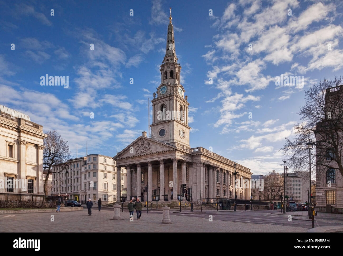 Kirche St. Martin in der Fields, Trafalgar Square, London, im zeitigen Frühjahr. Stockfoto