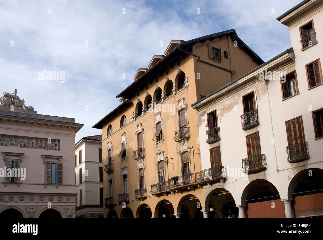 Gebäude in der Piazza della Repubblica, Novara, Piemont, Italien Stockfoto