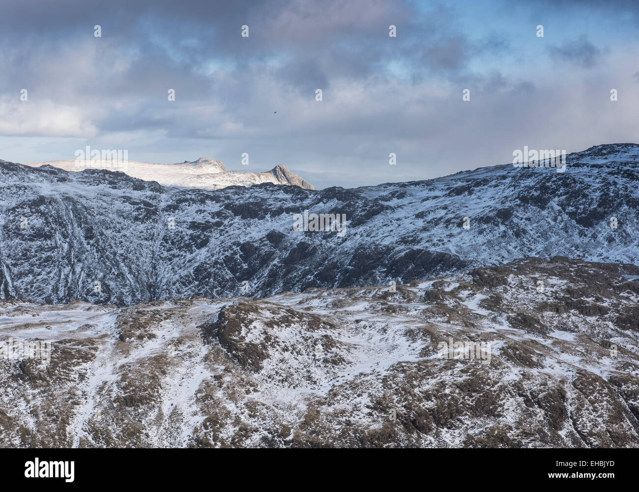 Blick vom grünen Giebel über Seathwaite fiel auf Hecht Stickle, englischen Lake District Nationalpark Stockfoto