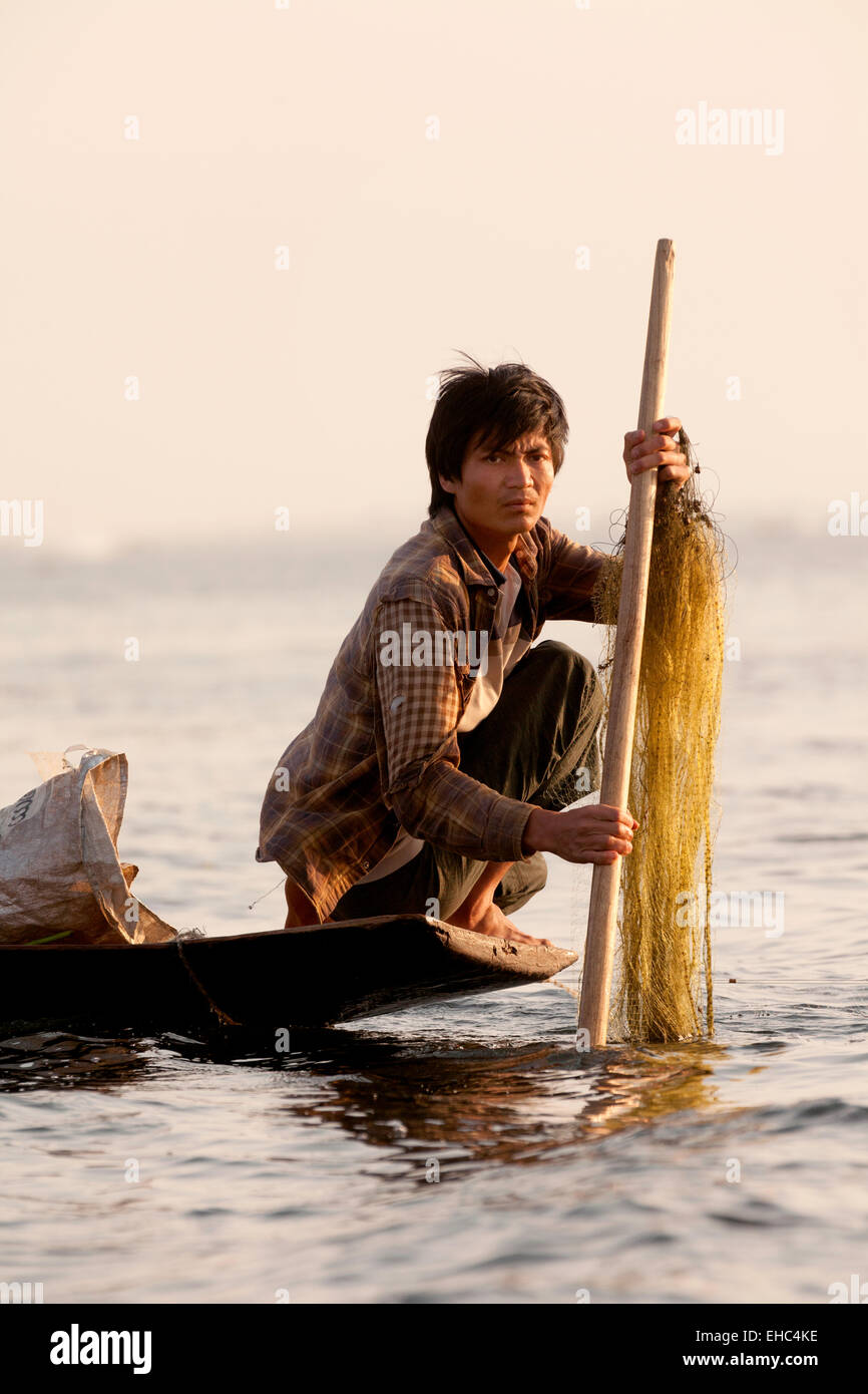 Burmesische net Fischer angeln, Inle-See, Myanmar (Burma), Asien Stockfoto