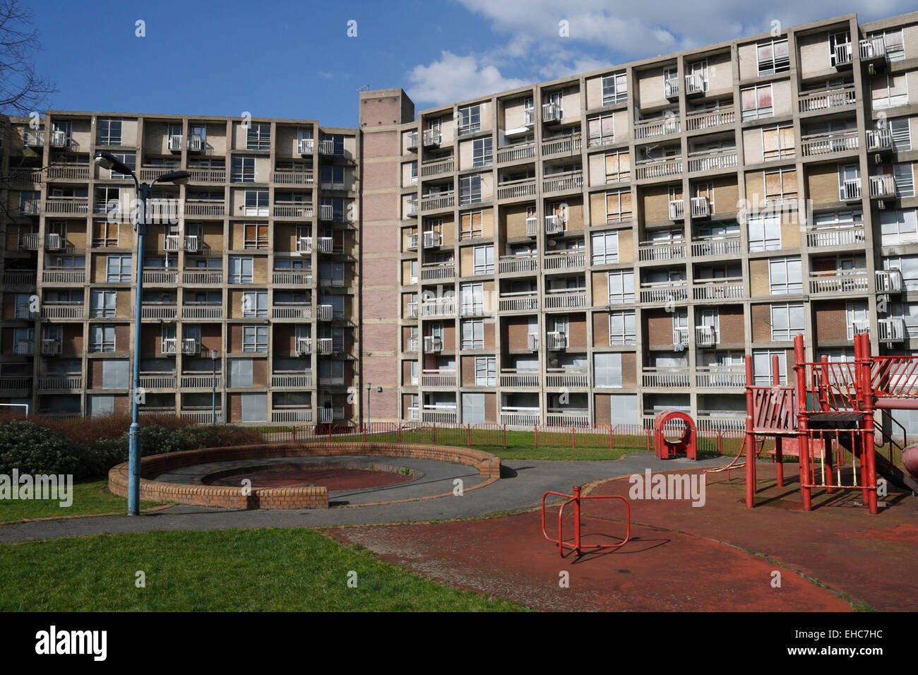 Park Hill Appartments, Sozialwohnungen, Gebäude der Klasse II* in Sheffield England, Großbritannien, jetzt alle leer. 1960er Jahre brutalistische Architektur Stockfoto