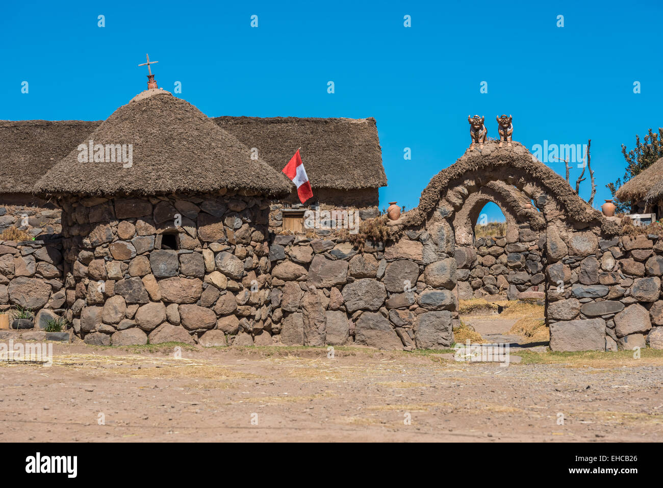 Steinhaus in den peruanischen Anden in Peru Puno Stockfoto