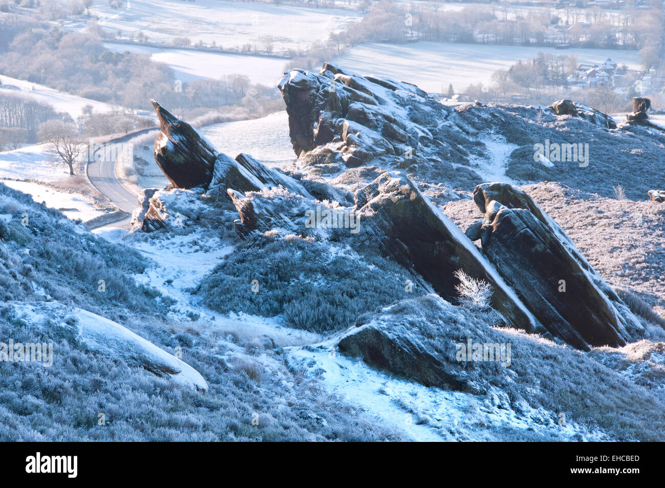 Winter Dawn an ramshaw Felsen, in der Nähe von Lauch, Peak District National Park, Staffordshire, England, UK Stockfoto