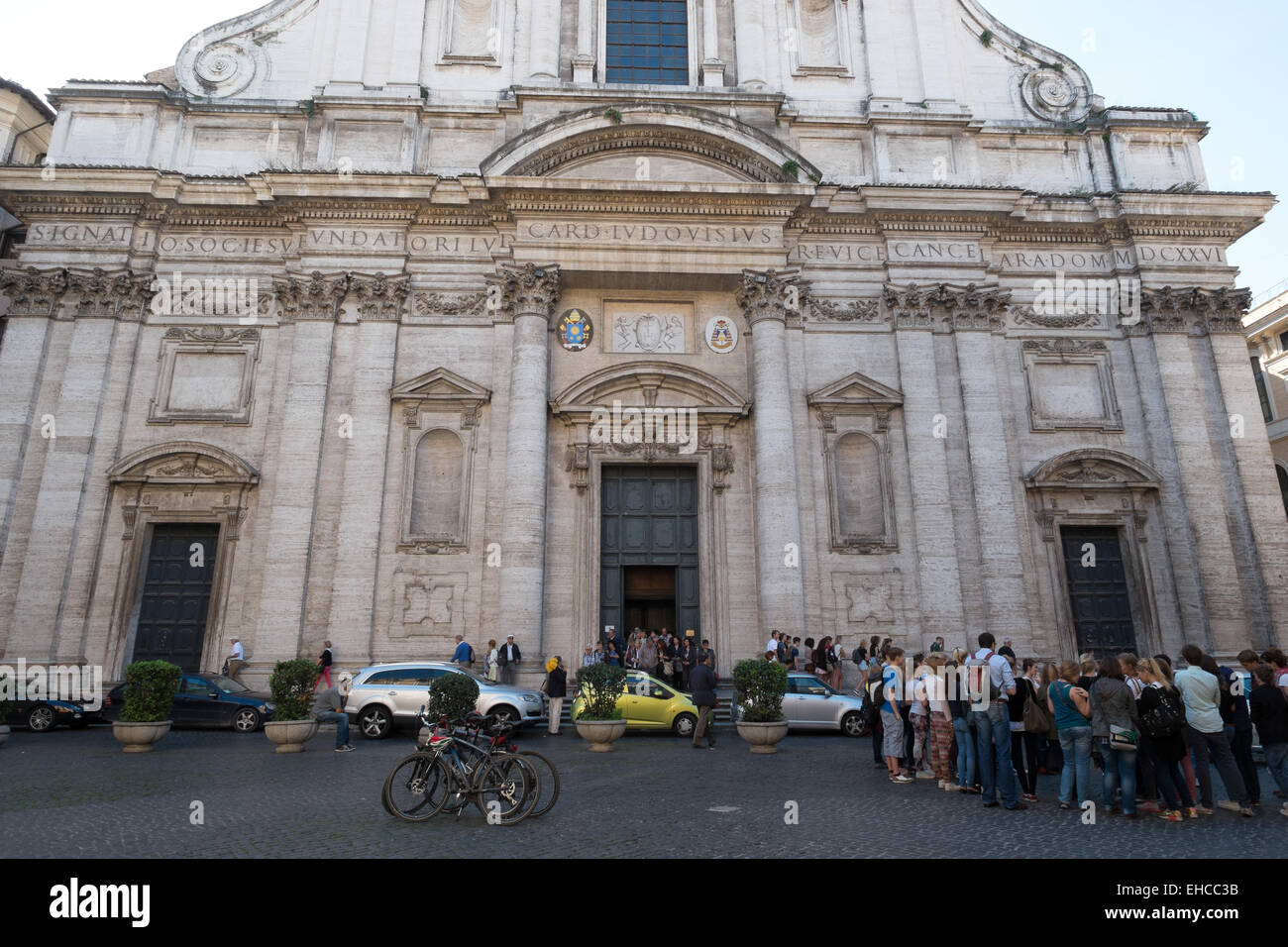 Die Kirche St. Ignatius von Loyola auf dem Campus Martius in Rom. (Chiesa di Sant'Ignazio di Loyola in Campo Marzio). Von außen. Stockfoto