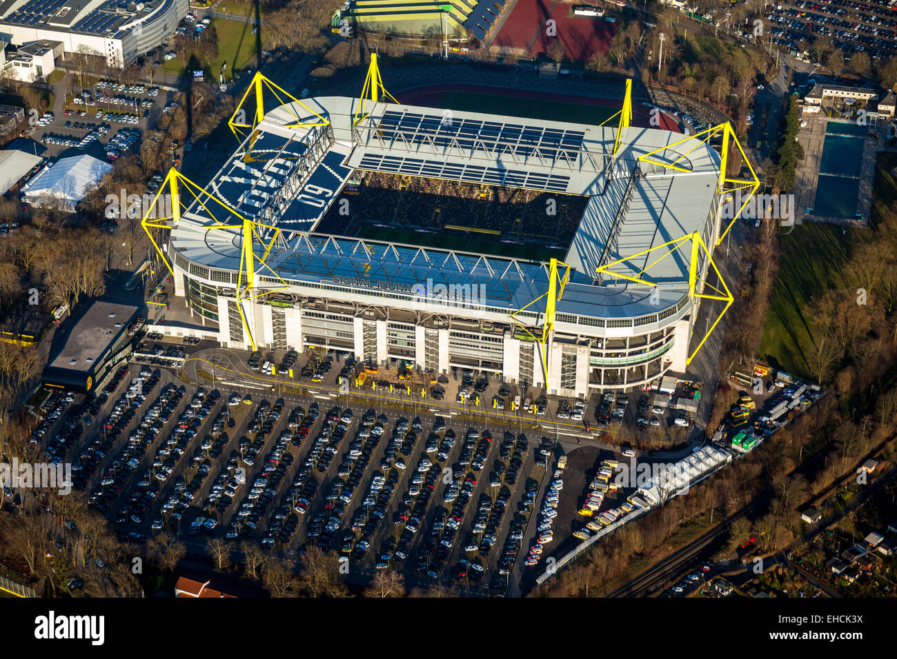 Signal-Iduna-Park, Fußball-Stadion während der Ruhr-Derby zwischen Borussia Dortmund und FC Schalke 04, Endergebnis Dortmund 3 Stockfoto