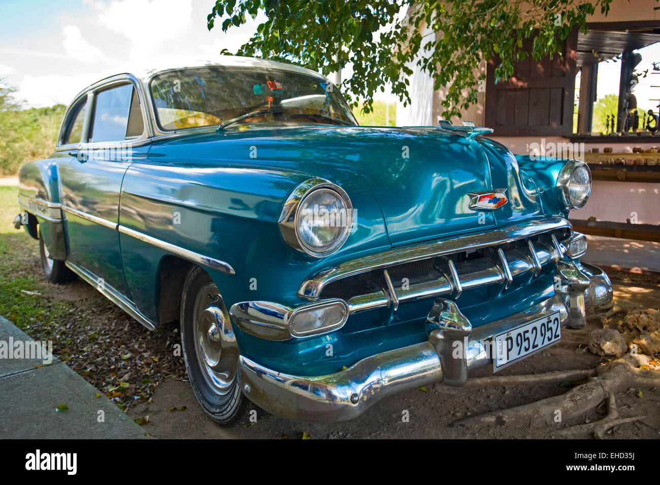 Horizontale Nahaufnahme eines amerikanischen Oldtimers in Kuba. Stockfoto