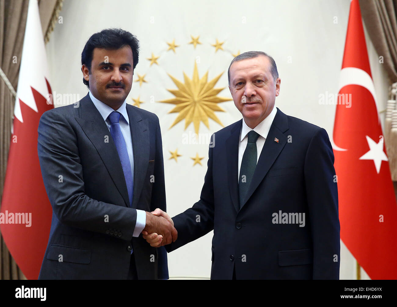 Ankara, Türkei. 12. März 2015. Scheich Tamim bin Hamad alThani (L