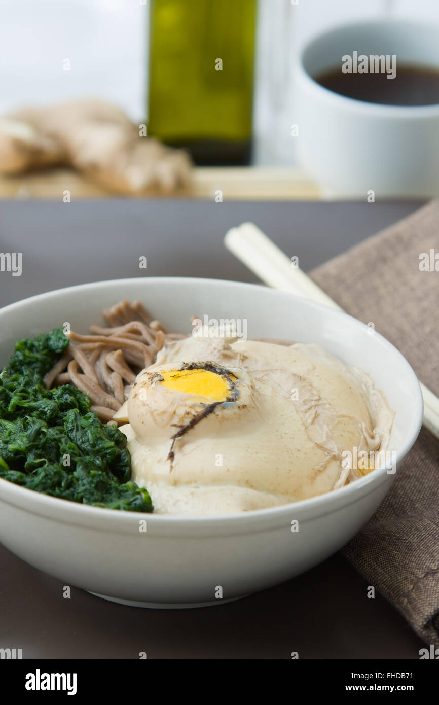 Mondnudeln - Udon-Nudeln Stockfoto