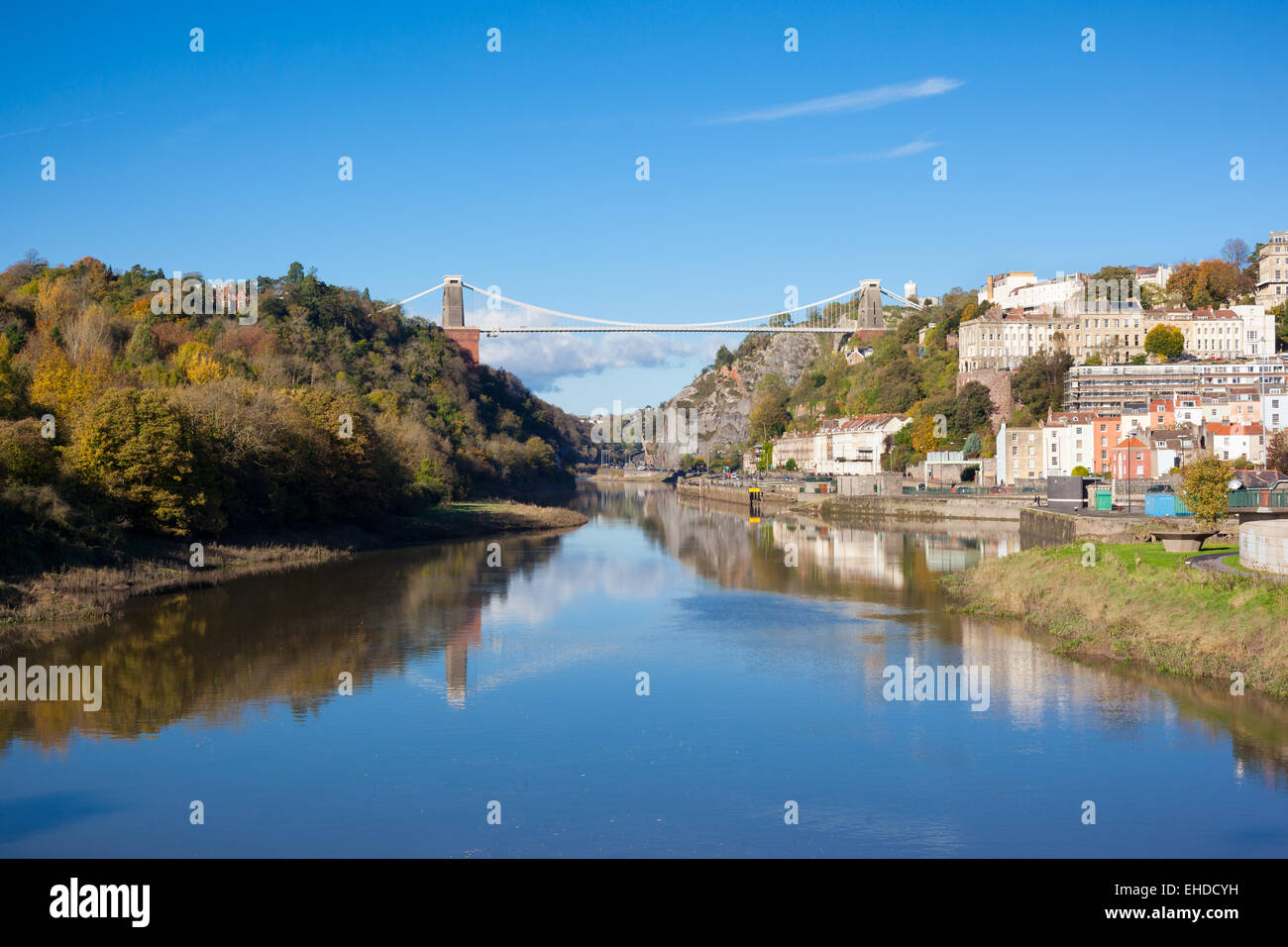 Weiten Blick von Clifton Suspension Bridge, die überspannt die Avon-Schlucht in Bristol, England, UK Stockfoto