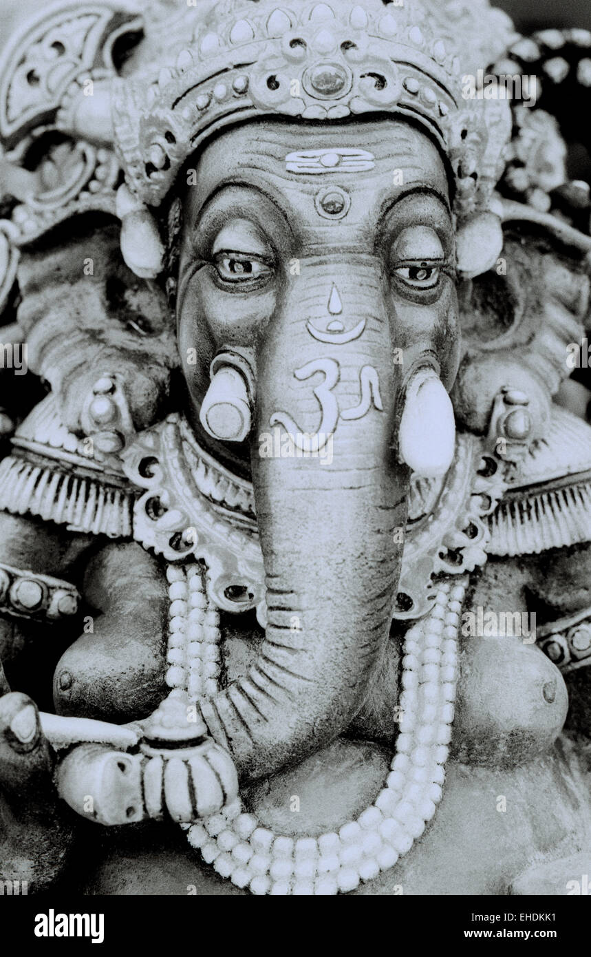 Ganesh der Hindu-Tempel Elefant Gottheit in Ubud-Bali in Indonesien in Südostasien. Religion Symbol Symbolik Kunstskulptur Tier Gott Reisen Stockfoto