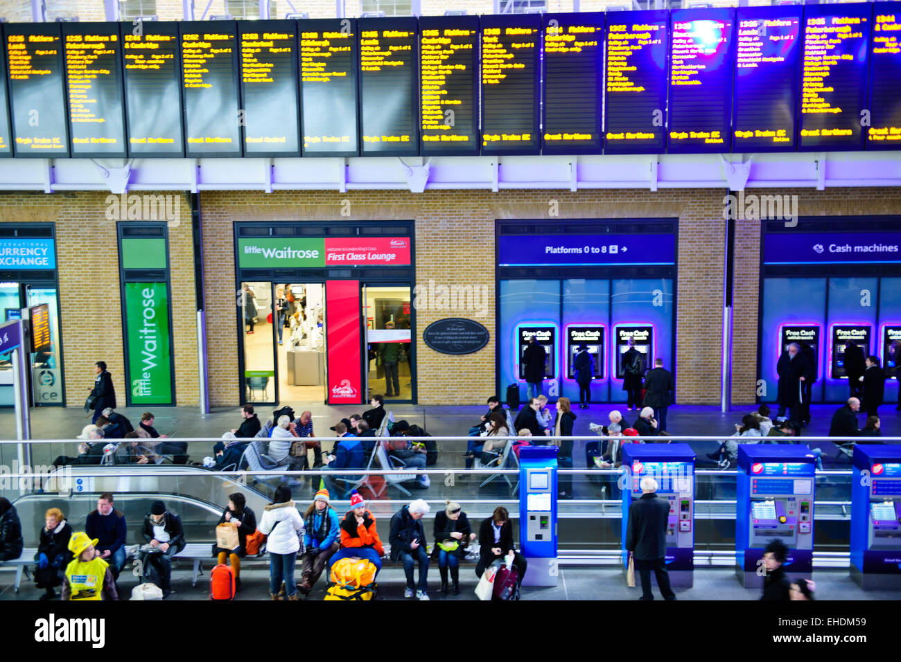 Des Königs oder Bahnhof Kings Cross, wichtigen Gateways in London von Norden, ehemals ein Rotlichtviertel & Auslauf wird umgebaut Stockfoto