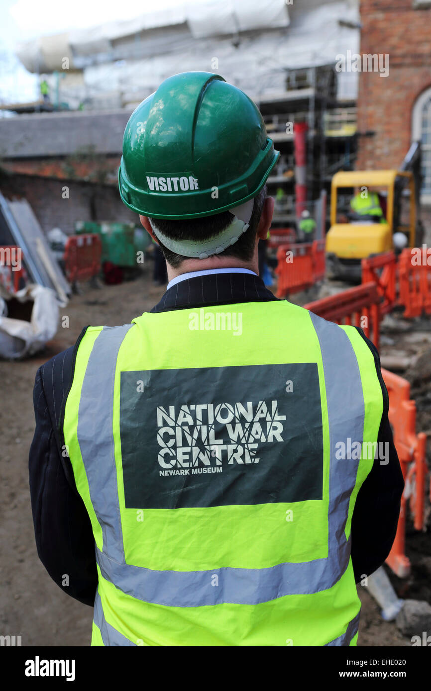 Michael Constantine, der Leiter der nationalen Bürgerkrieg-Center prüft den Standort in Newark, England. Stockfoto