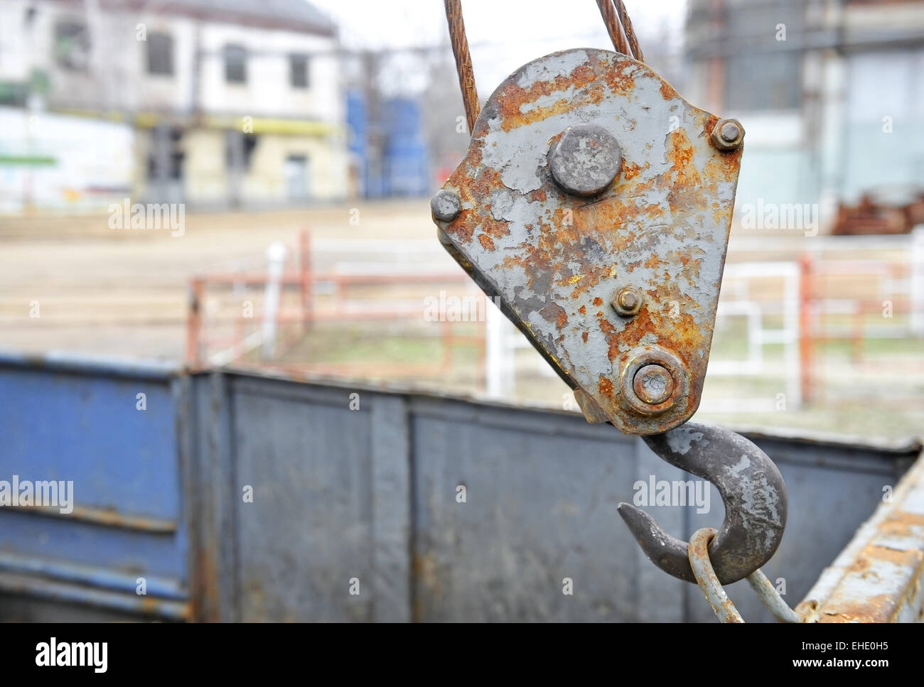 Industrielle Metallhaken Detail Schuss außerhalb einer Fabrik Stockfoto