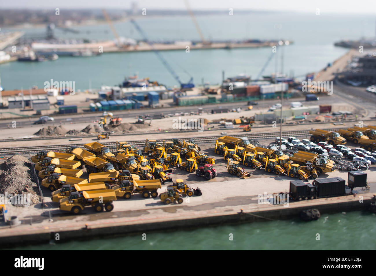 Southamptons Eastern Docks, Blick nach Süden. Bild zeigt Autos und JCB ist Export erwartet. Bild Datum: Samstag, 7. März 2015. Stockfoto
