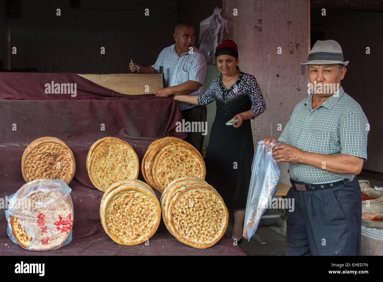 Bäcker und Brot, Yining, Basar Stockfoto