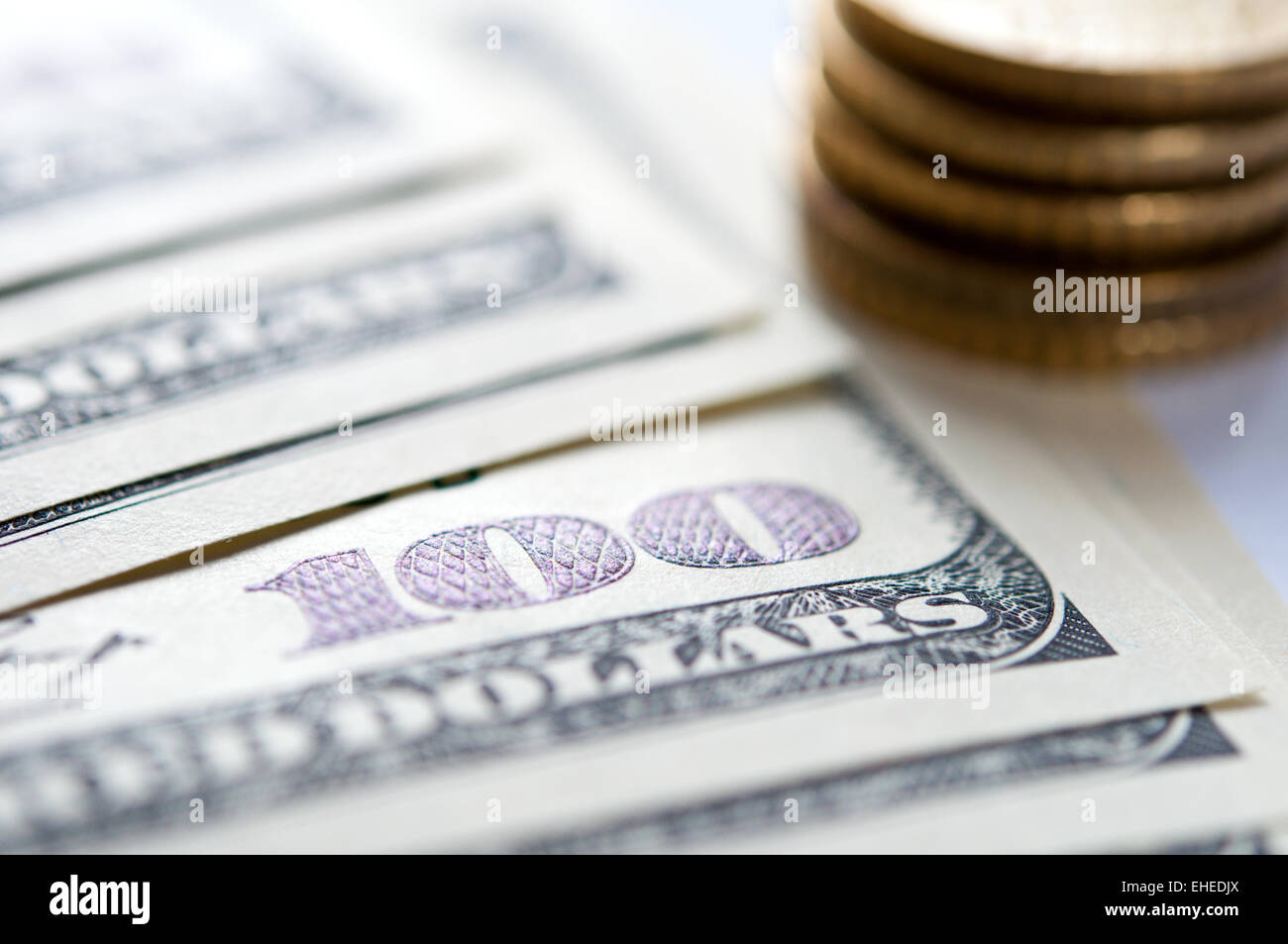 Banknoten und Münzen Stockfoto