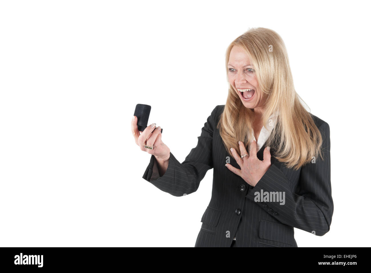 Glück mittlere gealterte Frau mit Kästchen Stockfoto