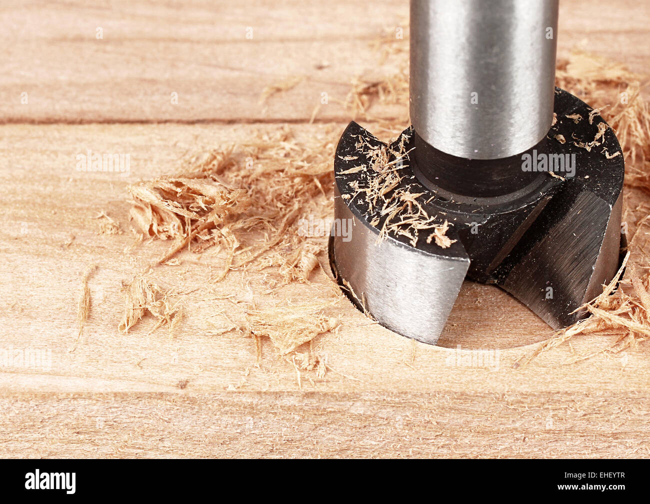 Holzverarbeitung, Bohrer, Bohren, hautnah mit Textfreiraum Stockfoto