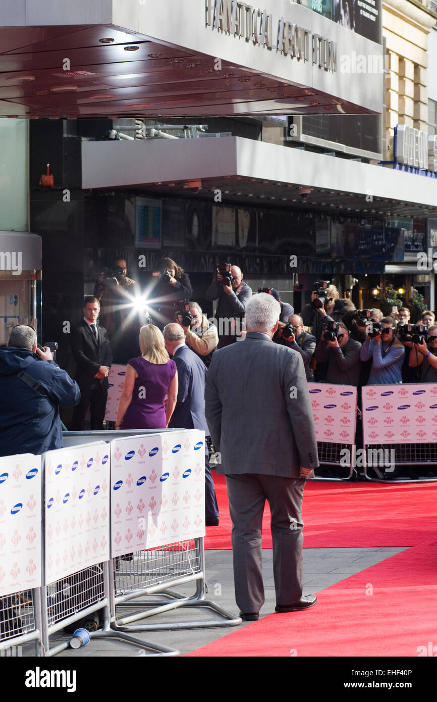 Presse-Fotografen, die Aufnahme von Prinz Charles in London für die Princes Trust roten Teppich ankommen Stockfoto