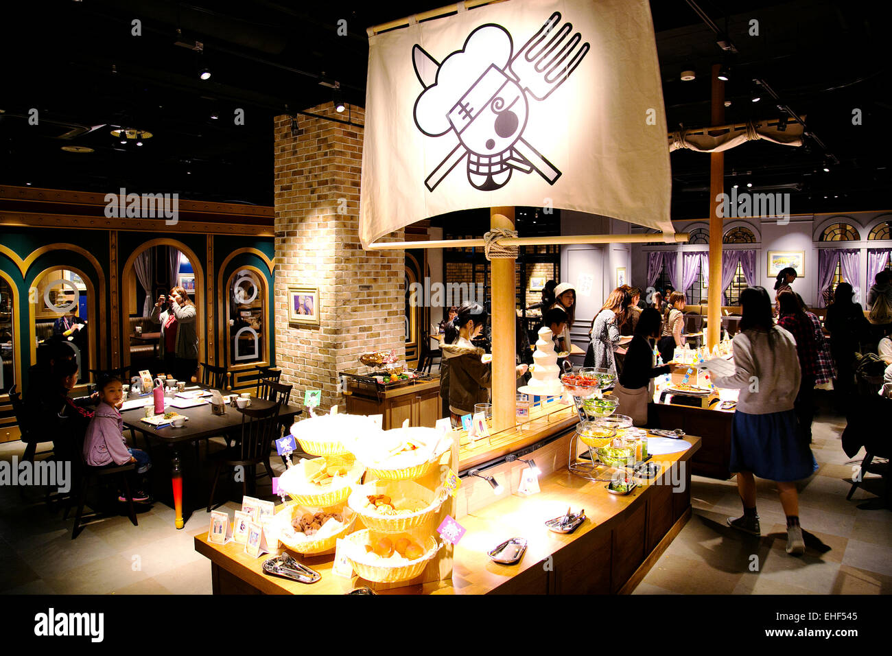 Tokio Japan 13 Marz 15 Tokyo Tower Eroffnet One Piece Attraktion Besucher Nach Tokyo Tower Gerne Essen Verschiedene Gerichte In Der Cafe Mugiwara Eine Der Attraktionen Des Neuen Themenpark Tokyo Ein Stuck Tower Tokio Japan 13 Marz 15 Tokyo Tower Eroffnet One Piece Attraktion Besucher Nach Tokyo Tower Gerne Essen Verschiedene Gerichte In Der Cafe Mugiwara Eine Der Attraktionen Des Neuen Themenpark Tokyo Ein Stuck Tower