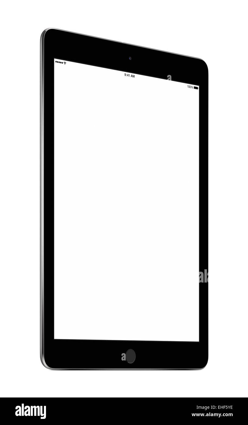 Bottom-up-Sicht auf gedreht in einem leichten Winkel schwarz Tablet-Computer mit leeren Bildschirm Mockup isoliert auf weißem Hintergrund. Hohe qu Stockfoto