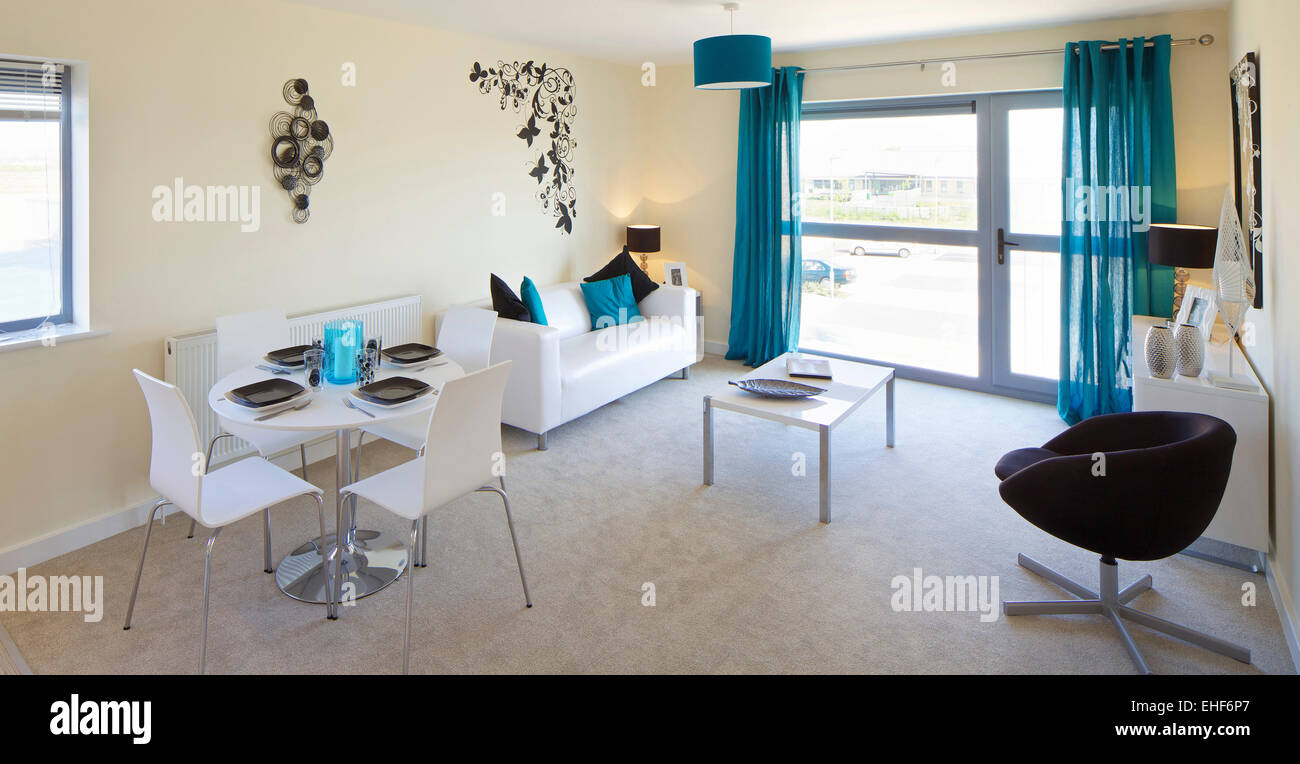 Offener Raum mit Ess- und Sitzbereich im Apartment am Nokoto Hof, Stockmoor Dorf lokalen Zentrum Bridgwater Stockfoto