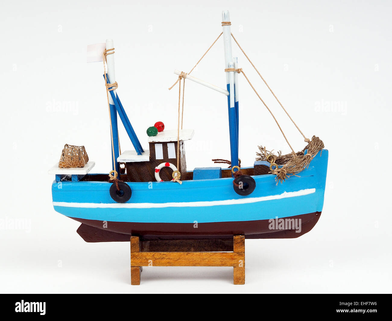 Modell der Holzschiff auf weißem Hintergrund Stockfoto