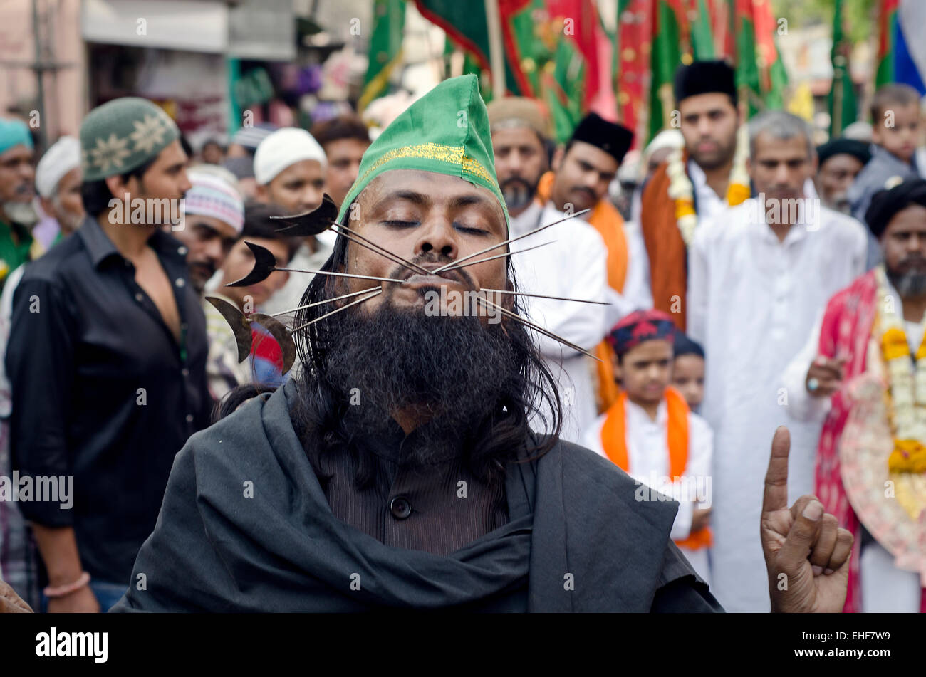 Fakir während der jährlichen Festivals der Kwaja Gharib Nawaz, Ajmer, Rajasthan, Indien Stockfoto