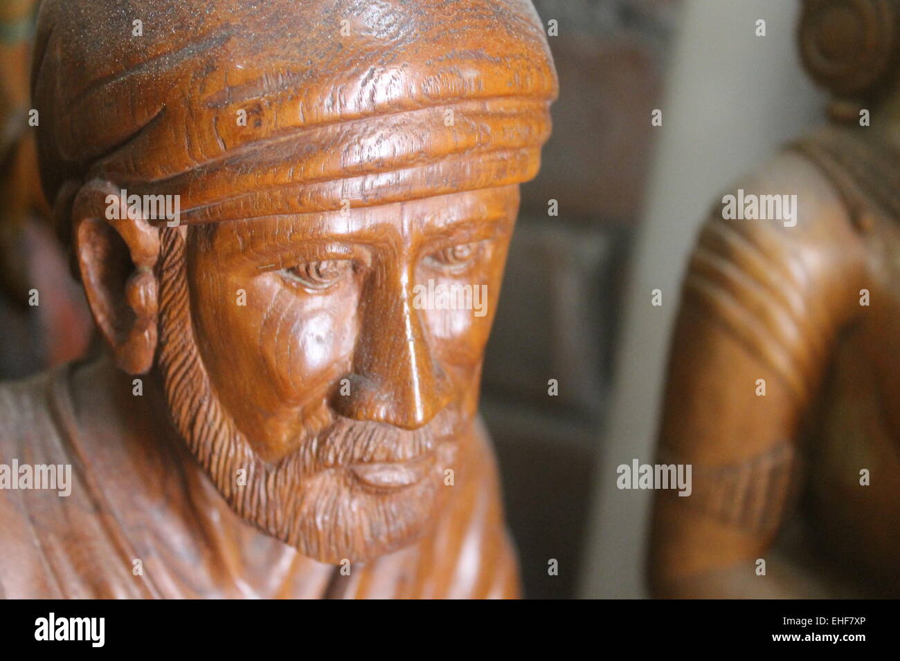 Herrn Sai Baba Bild (Gesicht), die vom Holz gebildet wird Stockfoto