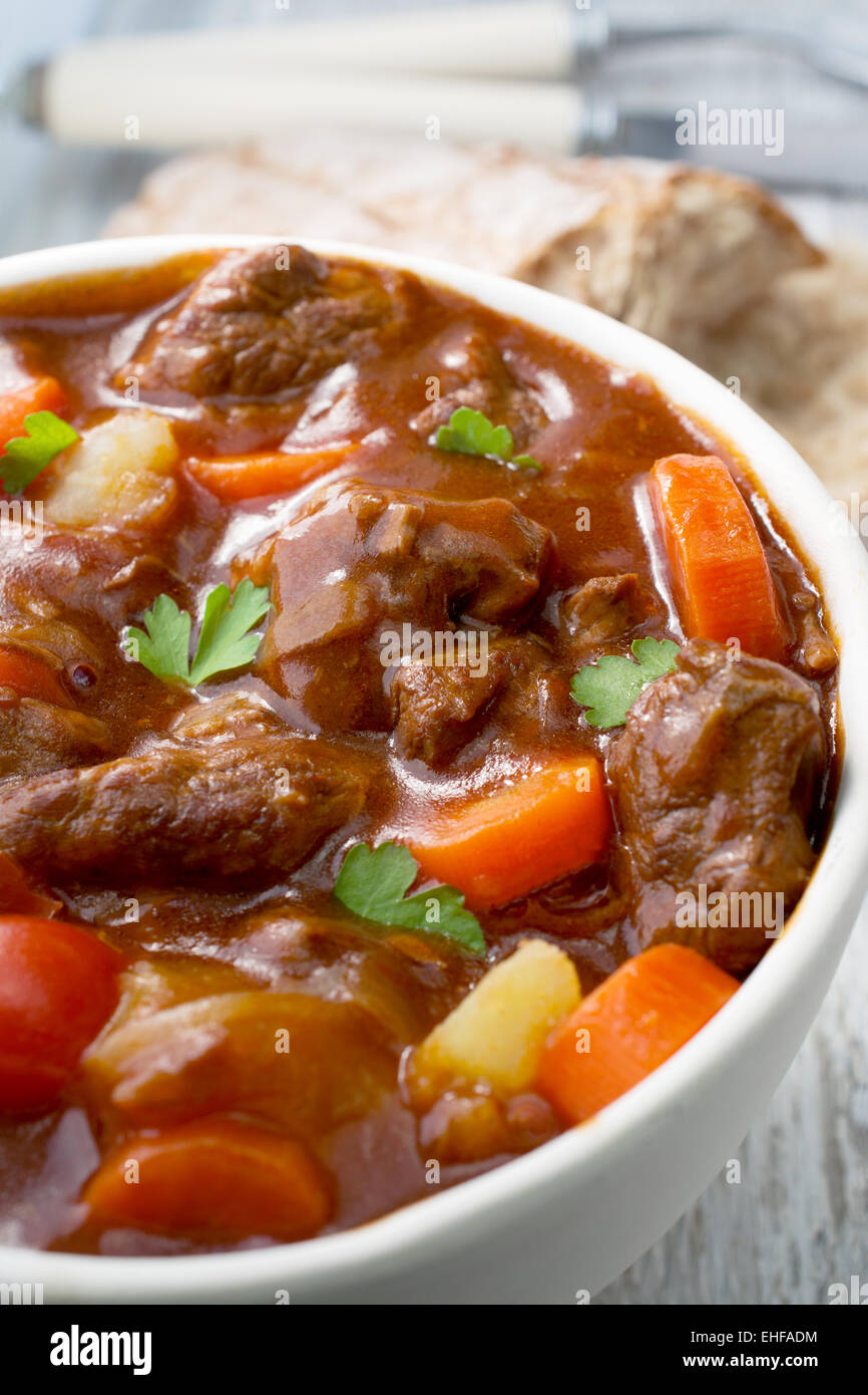 Rindfleisch-Eintopf mit Möhren und Kartoffeln Stockfoto