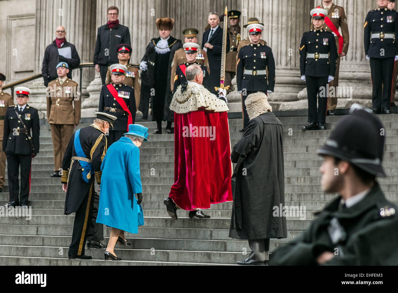 London, UK. 13. März 2015. Die Queen und Prinz Philip kommen für Afghanistan Gedenken bei der St. Pauls Kathedrale Credit: Guy Corbishley/Alamy Live News Stockfoto