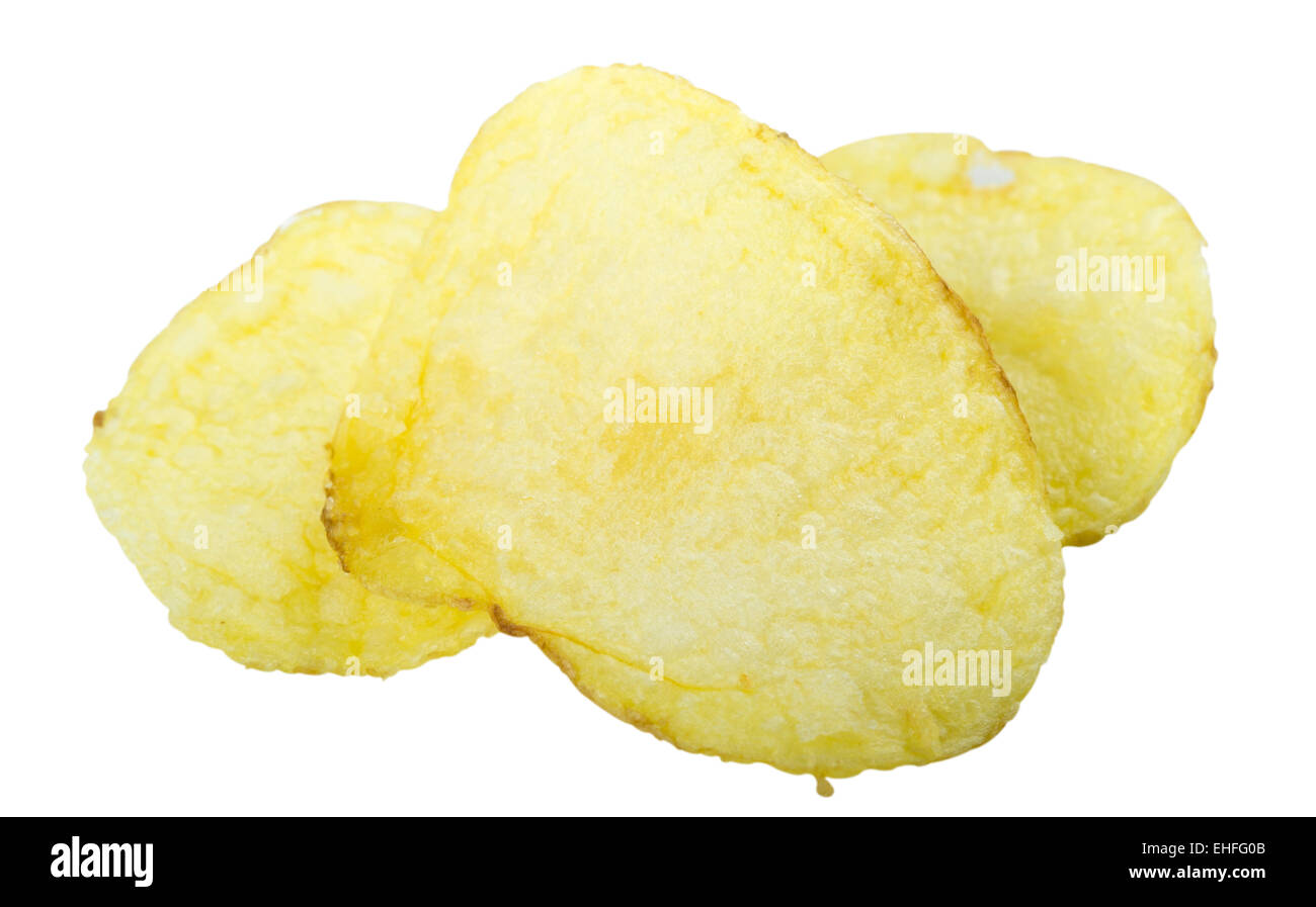 Kartoffel-Chips, die isoliert auf weißem Hintergrund mit Beschneidungspfad Stockfoto