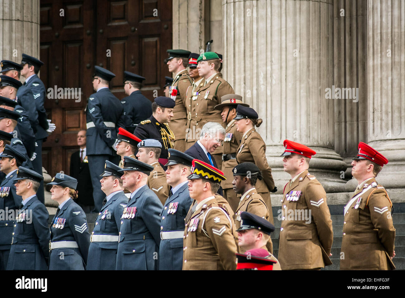 London, UK. 13. März 2015. Michael Fallon MP besucht Afghanistan Gedenken bei der St. Pauls Kathedrale Credit: Guy Corbishley/Alamy Live News Stockfoto