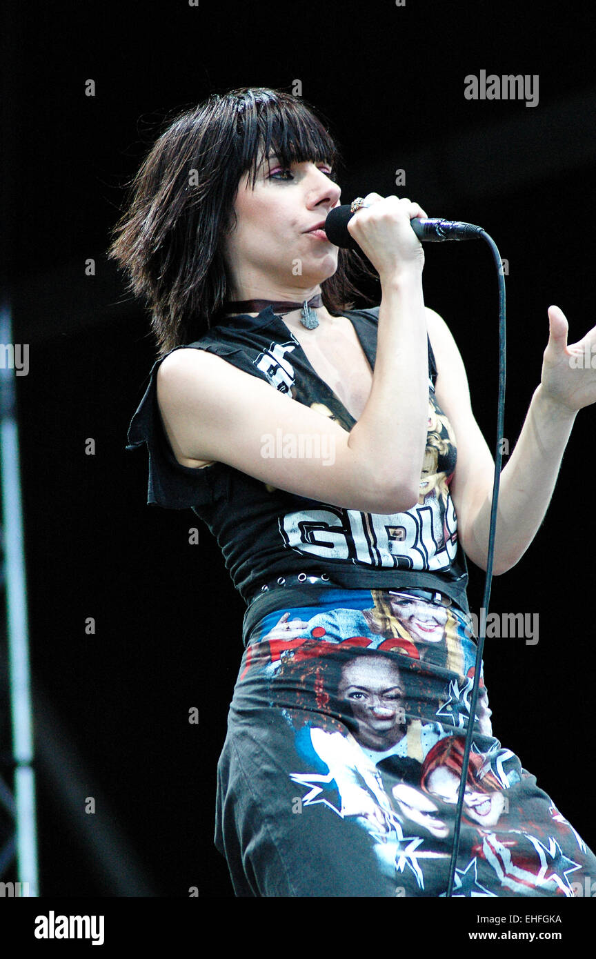 PJ Harvey erklingt in Glastonbury 2004 Stockfoto