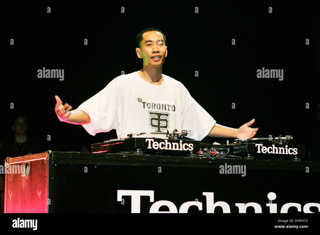 Blöd aus Kanada bei der DMC/Technics DJ Weltmeisterschaft im Hammersmith Apollo durchführen. Stockfoto