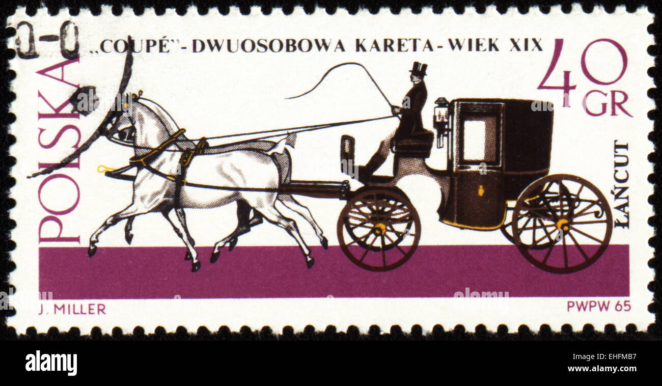 Polen - ca. 1965: eine Briefmarke gedruckt in Polen zeigt alte Kutsche - Coupé (XIX Jahrhundert) Stockfoto